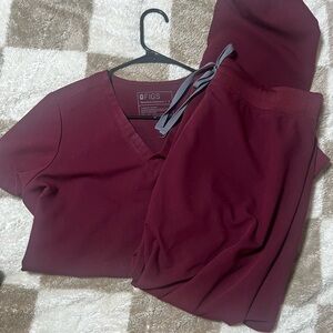 Figs Women's Burgundy Scrub Set